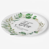 Sie sagte Yes Greenery Geometric Verlobung Pappteller (Schrägansicht)