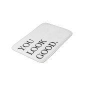 Sie schauen gute Badematte (Schrägansicht)