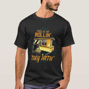 Sie sehen mich, wie ich den Golfplatz von Hatin ro T-Shirt