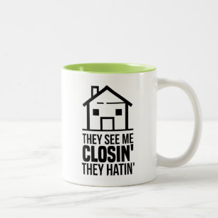Sie sehen, wie ich echten Anwesen-Agent schließe Zweifarbige Tasse
