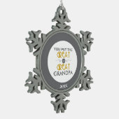 Sie setzten das große in großen Großvater ein Schneeflocken Zinn-Ornament (Links)