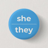 Sie/sie Pronoun-Button, 1¼ Zoll-Taste Button (Vorderseite)