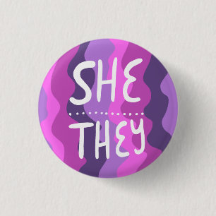 SIE/SIE Pronouns farbenfroh handschrift Lila Button