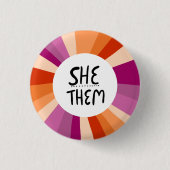 Sie/sie Pronouns farbenfroher Circle Lesbian Pride Button (Vorderseite)