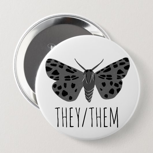 Sie/sie Pronouns Handgezogenes Moth Insekt Button (Vorne & Hinten)