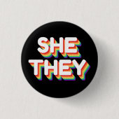 Sie/sie Pronouns Rainbow 3D Retro Button (Vorderseite)