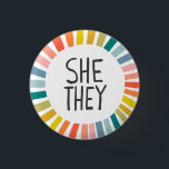 SIE / SIE Pronouns Rainbow Handschrift Stolz Button<br><div class="desc">Dekorieren Sie Ihr Outfit mit diesem coolen Kunstknopf. Macht ein großartiges Geschenk! Sie können ihn anpassen,  die Hintergrundfarben ändern und auch Text hinzufügen. Karo in meinem Shop für viel mehr Farben und Muster! Lass mir Bescheid,  wenn du auch etwas Gewohntes willst.</div>