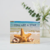 Sie sind ein Star Starfish and Seashells am Strand Postkarte (Stehend Vorderseite)