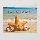 Sie sind ein Star Starfish and Seashells am Strand Postkarte (Vorderseite)