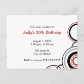 Sie sind eingeladen - Black & Red Circles Einladungspostkarte (Rückseite)