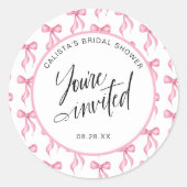 Sie sind eingeladene Bow-Brautparty-Umschlag Aufkl Runder Aufkleber (Vorderseite)