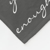 Sie sind genug inspirierendes Zitat Schwarz-weiß Fleecedecke (Ecke)