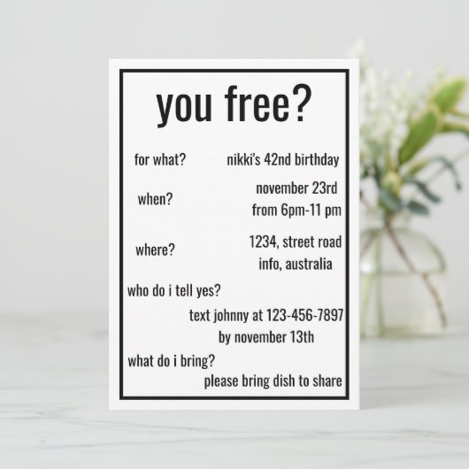 Sie sind gratis? Funny Simple Birthday Minimalisti Einladung (Stehend Vorderseite)