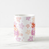 Sie sind lieben Blume Lesben-Pride-Buchstaben Kaffeetasse (Mittel)