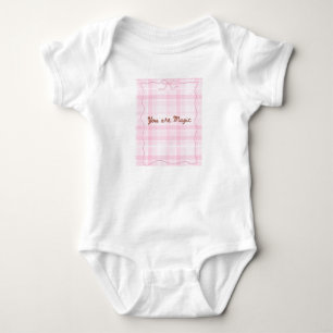 Sie sind magisch rosa Kariert inspirierendes Zitat Baby Strampler