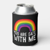 Sie sind sicher mit meinem LGBTQ-Stolz Monat Regen Dosenkühler (Kanne Vorderseite)