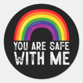 Sie sind sicher mit meinem LGBTQ-Stolz Monat Regen Runder Aufkleber (Vorderseite)