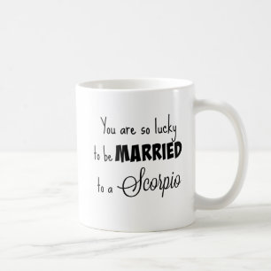 Sie sind so glücklich, zu einem Skorpion Kaffeetasse