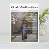 Sie tat es Budget Abschluss Newspaper Foto Einladung (Stehend Vorderseite)