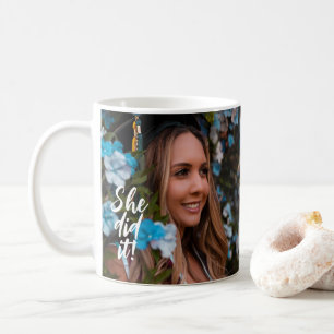 Sie tat es, Graduiertenparty Geschenk Foto Moderne Kaffeetasse