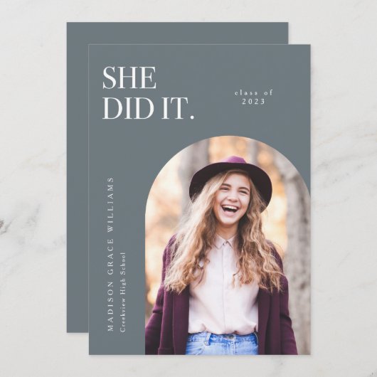 Sie tat es Stone Blue Arch Abschluss Ankündigung (Vorne/Hinten)