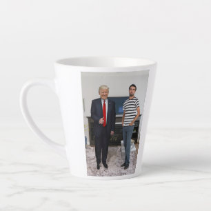 Sie treffen Präsident Donald Trump  Foto hinzufü Milchtasse