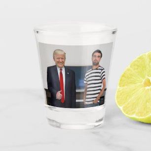 Sie treffen Präsident Donald Trump Foto hinzufü Schnapsglas
