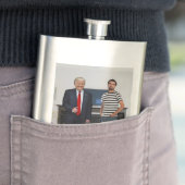 Sie treffen Präsident Donald Trump| Foto hinzufüge Flachmann (Beispiel)