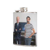 Sie treffen Präsident Joe Biden | Foto hinzufügen Flachmann (Links)