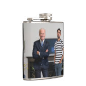 Sie treffen Präsident Joe Biden | Foto hinzufügen Flachmann (Rechts)