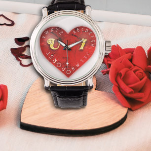 Sie und ich - Alphabet-Spiel auf einem roten Herz Armbanduhr