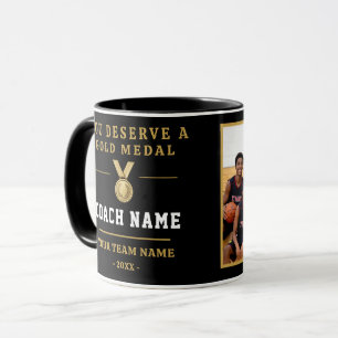 Sie verdienen eine Medaille Trainer-Teamfoto  Tasse
