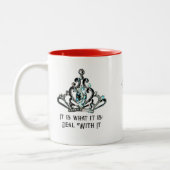 Sie werden mich als KÖNIGIN ansprechen Zweifarbige Tasse (Links)