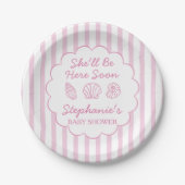 Sie wird bald hier sein Rosa Meeresmuscheln Baby S Pappteller (Vorderseite)