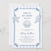 Sie wird bald hier sein Seashell-Baby-Party-Einlad Einladung (Vorderseite)