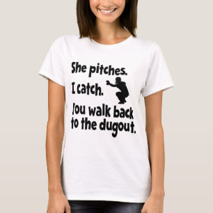 SIE WIRFT, ICH FÄNGT T-Shirt