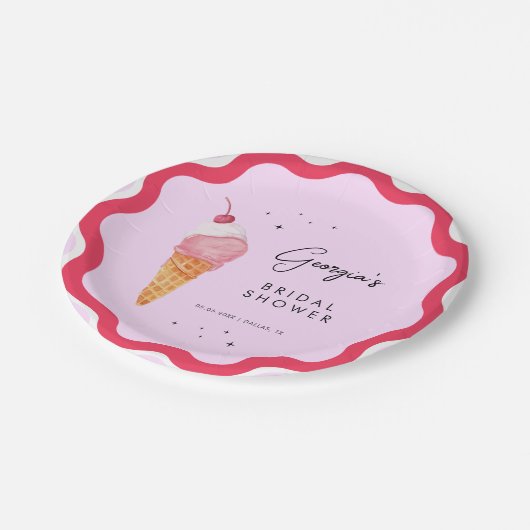 Sie wurde aufgerollt, wavy Pink Red Brautparty Pappteller (Schrägansicht)