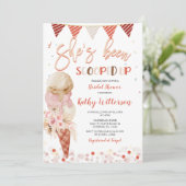 Sie wurde mit Eiscreme-Brautparty aufgekocht Einladung (Stehend Vorderseite)