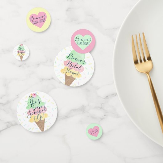 Sie wurde mit Eiscreme-Brautparty vergossen Konfetti (Gruppe)