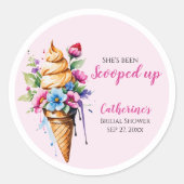 Sie wurde mit Eiscreme-Brautparty vergossen Runder Aufkleber (Vorderseite)