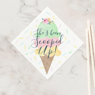 Sie wurde mit Eiscreme-Brautparty vergossen Serviette