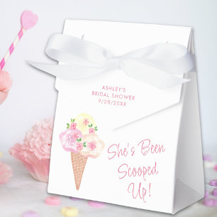 Sie wurde mit Eiscreme-Hochzeitsdusche abgeschöpft Geschenkschachtel