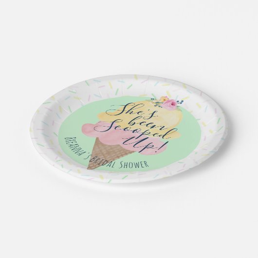 Sie wurde Personalisiert mit Eiscreme aufgefüllt Pappteller (Schrägansicht)