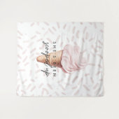 Sie wurde vor dem Hintergrund der Strawberry-Brida Wandteppich (Vorderseite (Horizontal))