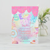 Sieben ist so süß Marshmallow Einladung (Stehend Vorderseite)