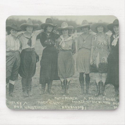 Sieben Rodeo-Cowgirls, die für eine Fotografie Mousepad (Vorne)