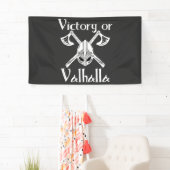 Sieg oder Valhalla - Helm und Ax Banner (Insitu)