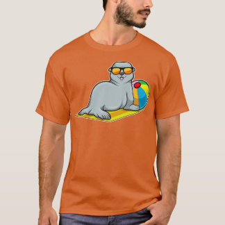 Siegel bei Sonnenbaden mit Wasserpolo Sonnenbrille T-Shirt