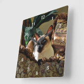 Siegel Point Siamese Cat on Comfy Pillow Quadratische Wanduhr (Winkel)