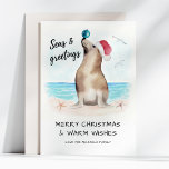 Siegel Santa Seas & Greetings Küste Weihnachten<br><div class="desc">Mit dieser Weihnachtskarte an der Küste mit einer "Seas & Greetings"-Beschriftung und einem Aquarell-Siegel Santa am Strand können Sie Ihre wärmsten Urlaubswünsche abgeben und ein verspieltes Balancieren eines Ornaments auf der Nase gewährleisten. Personalisieren Sie die Begrüßungs- und Signaturzeile für eine einmalige Karte. Kunst von KL Stock.</div>